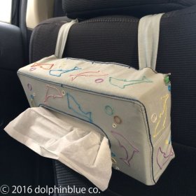 イルカの刺繍のティッシュケース