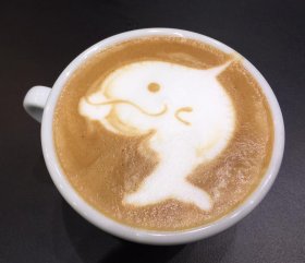 イルカのラテアート