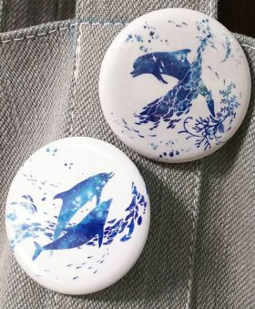 イルカの缶バッジ